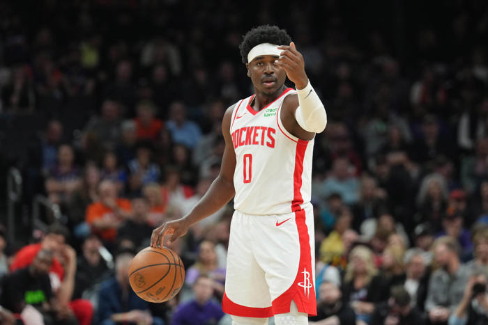 rockets to re-sign former first-round pick
