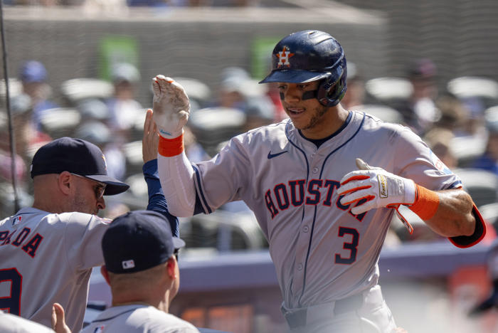 brown pitches 6 innings, peña and alvarez homer as astros beat blue jays 3-1 for 10th win in 11