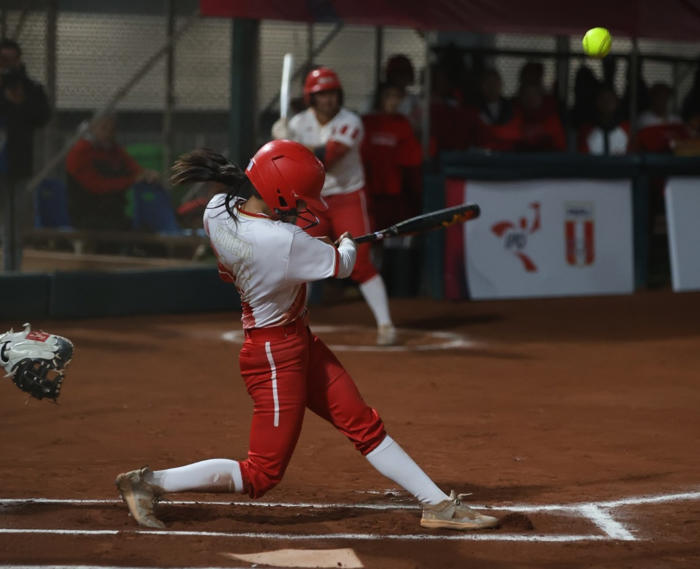 perú venció a chile en el xvi sudamericano de softbol femenino de mayores lima 2024