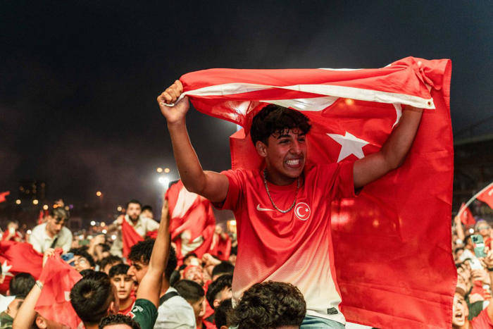 gelsenkirchen ändert plötzlich seine pläne – türkei-fans fallen vom glauben ab