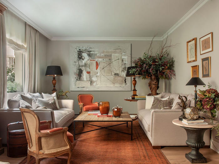este piso de 1948 es fiel reflejo de los gustos y pasiones de una amante de las antigüedades