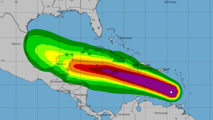 l'uragano beryl sale a categoria 5 e si muove verso la giamaica: 