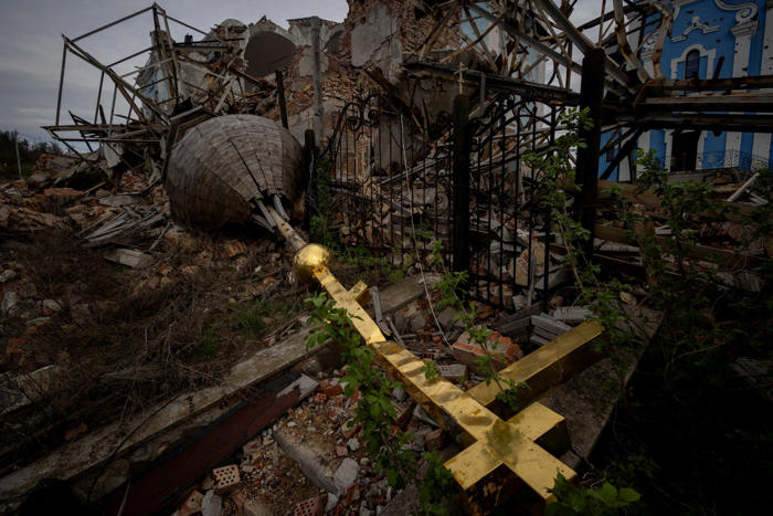 ukrainians return to shattered villages, to eke out lives in the shells of homes