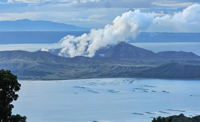 taal volcano’s gas emission level drops