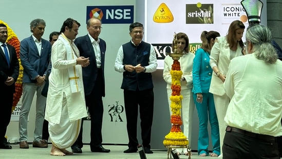 liquor company brings pandit onstage for stock market debut: ‘it happens only in india’