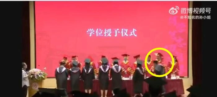 【41j肉聲】台灣學生打復旦大學教授 遭開除學籍！陸網爆他考卷寫滿髒話照畢業