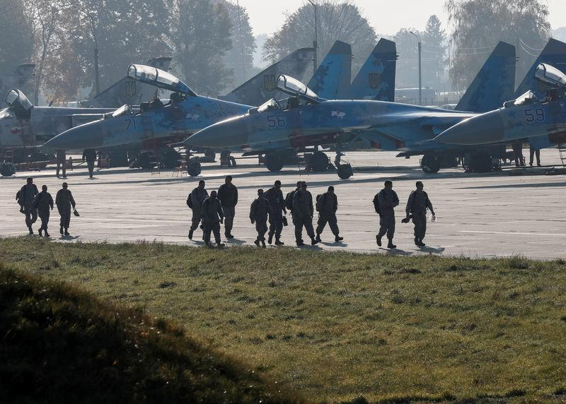 rusia dice haber destruido cinco cazas su-27 ucranianos en el aeródromo de mýrhorod