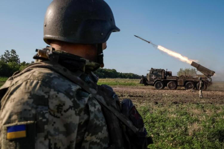 guerre en ukraine. importantes pertes russes, orban rencontre zelensky… le point sur la nuit