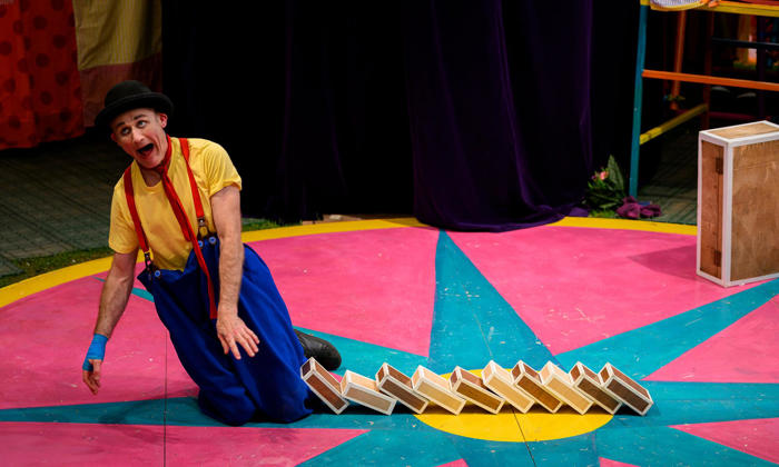 tweedy’s massive circus review – a lovable lark from start to finish