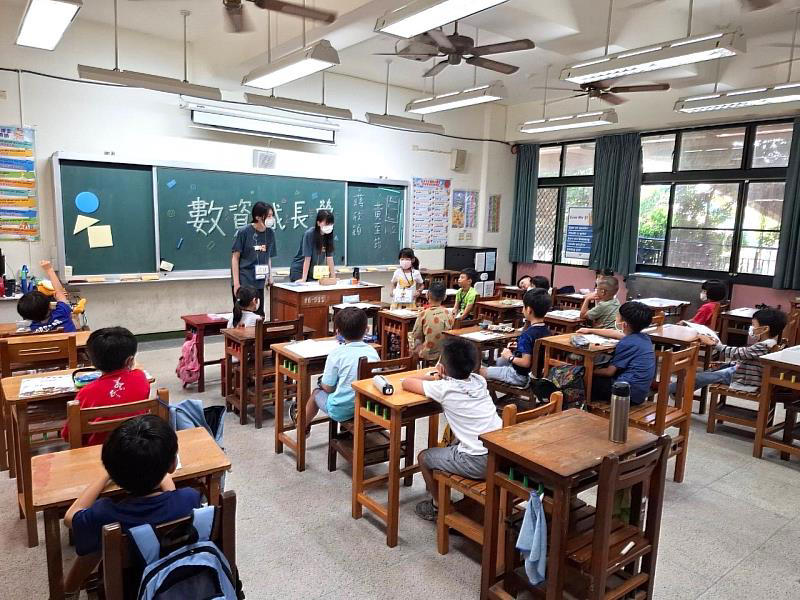 南大應用數學系與永福國小攜手推廣steam教育