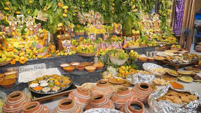 in pics: the beautiful mango festival in iskon, dwarka