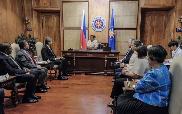 marcos invites malaysian companies to southern philippines