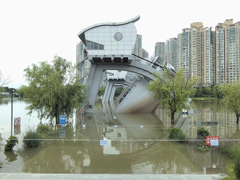 南方强降雨｜长江中下游干流全线超警，湘鄂赣皖苏全力迎战