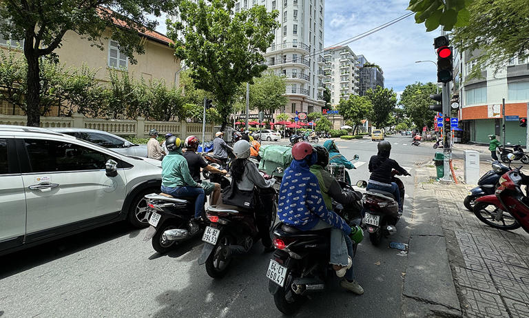 HCMC's removal of countdown timers on traffic lights will improve ...