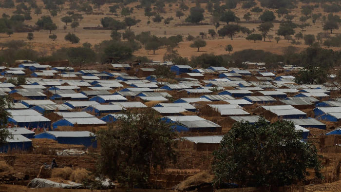 moataz wollte eine klinik eröffnen, ahmed ein hotel. nun planen die jungen sudanesen aus flüchtlingslagern ihre reise nach europa