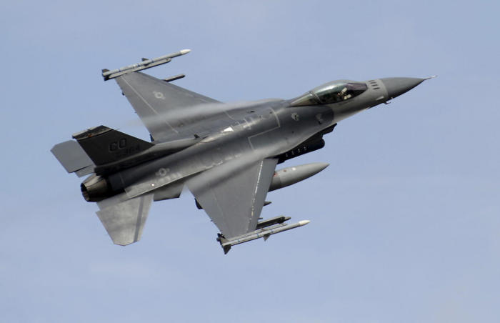 holandia wkrótce rozpocznie dostawy f-16 na ukrainę