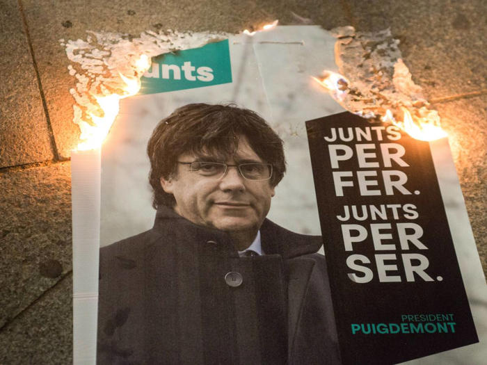 la corte nega l'amnistia al catalano puigdemont. nuova grana per sanchez