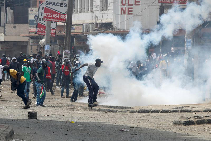 tear gas, stones and flames as kenya protesters say 'ruto must go!'