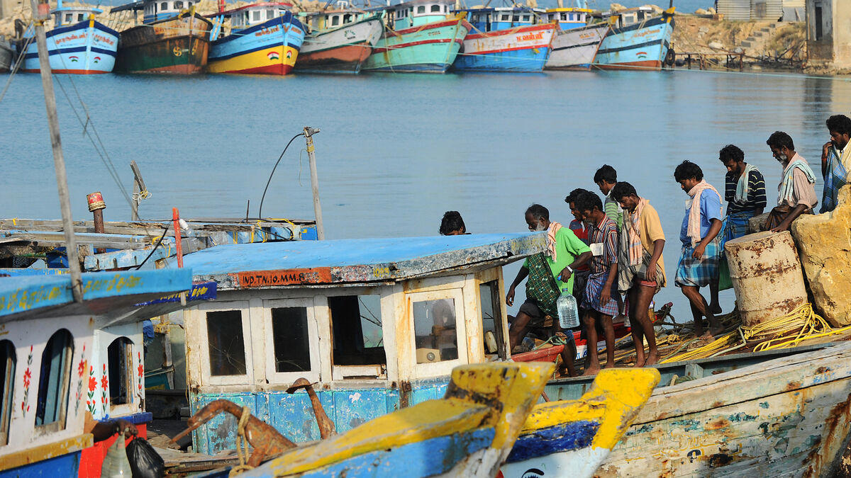 cinq pêcheurs sri-lankais meurent après avoir consommé le liquide d’une bouteille trouvée en mer