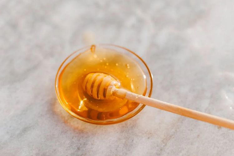 cara mengolah madu untuk asam urat, sakitnya langsung reda jika dicampur bahan alami ini