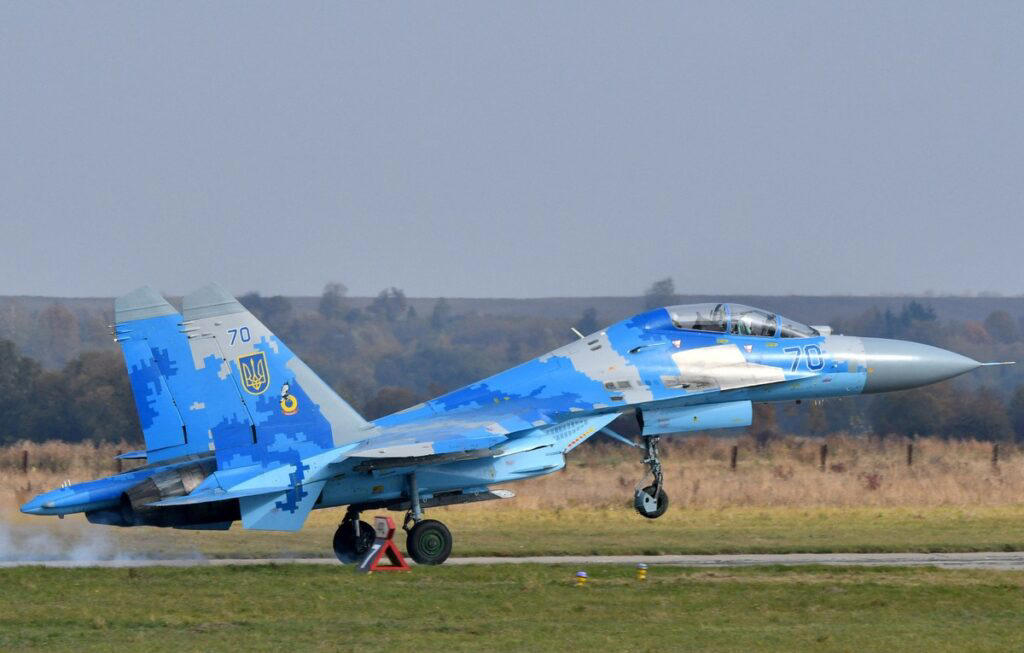 meerdere oekraïense gevechtsvliegtuigen vernietigd in aanval op vliegveld