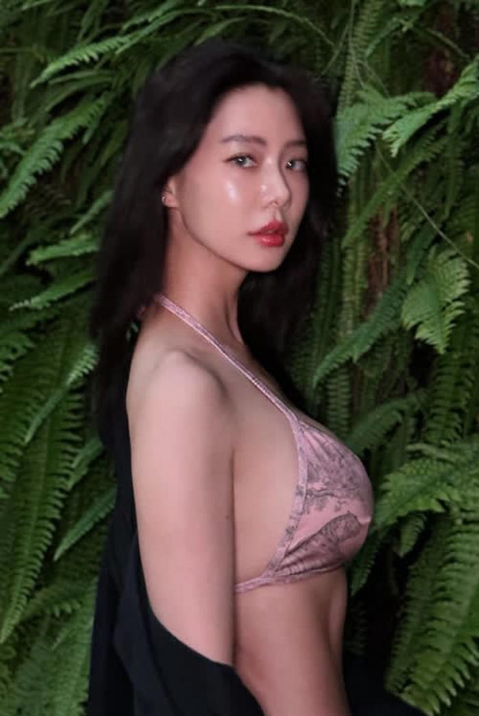 爆発的ボリュームの胸部に薄すぎる腹…「世界で最も美しい女性」2位の韓国女優、圧倒的な“美”【photo】