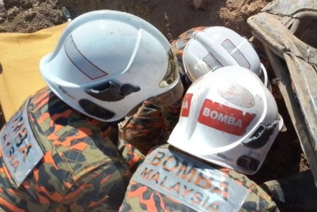excavator operator killed in pengkalan hulu tin mine
