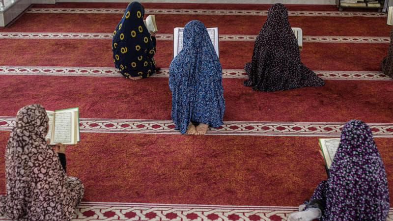 picchiavano le figlie perché “non erano brave musulmane”: confermata la condanna a cinque anni per padre, madre e fratello a brescia