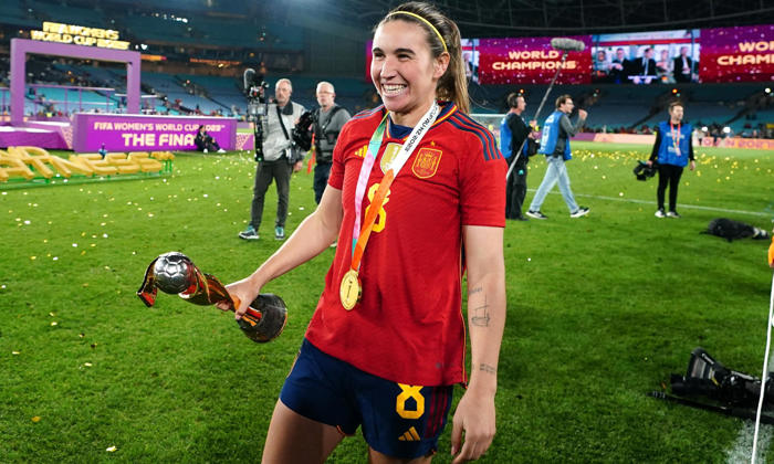 arsenal women sign world cup winner mariona caldentey from barcelona