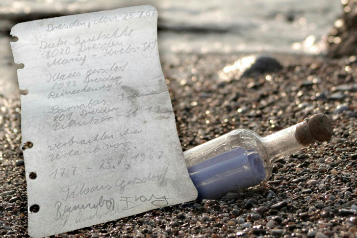flaschenpost von 1967 auf ost-campingplatz entdeckt – das stand darin!
