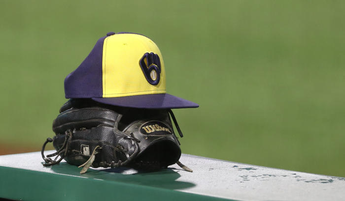 latest milwaukee brewers rumors shed light on mlb trade deadline approach, plan to address sp