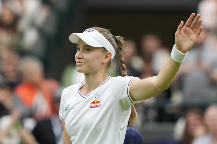 marketa vondrousova is the first defending women's wimbledon champ out in the first round since 1994
