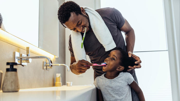 steeds meer tandpastavergiftigingen bij kinderen: zo gevaarlijk is fluoride