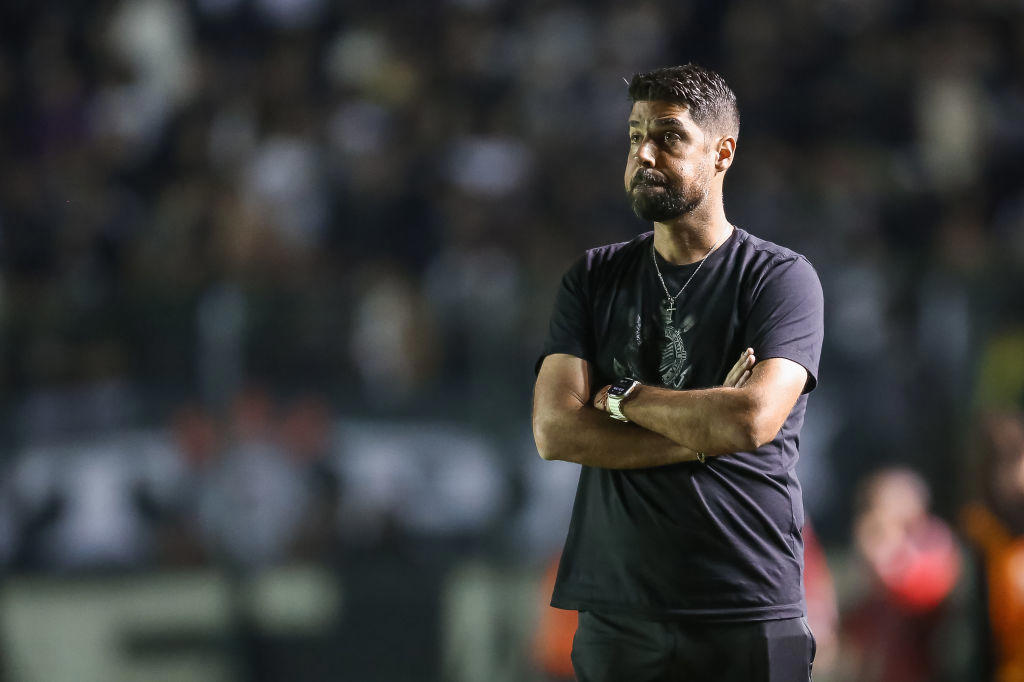 treinador português despedido no brasil