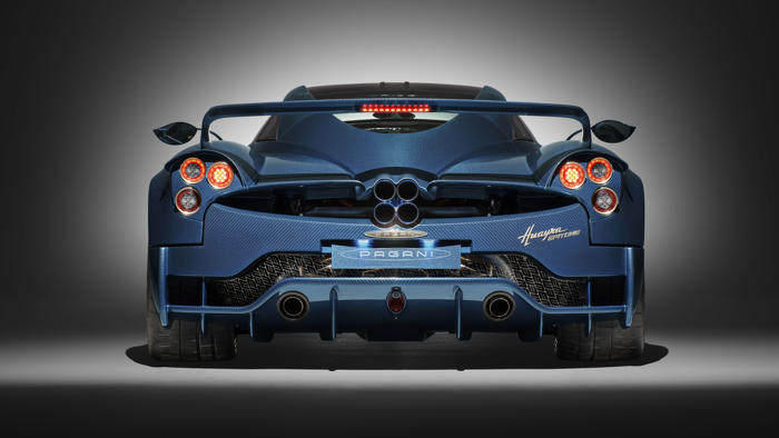 behold: the pagani huayra epitome, a v12 hypercar with a *manual* gearbox