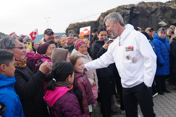borgmester inviterede kongeparret på hundeslædetur i grønland