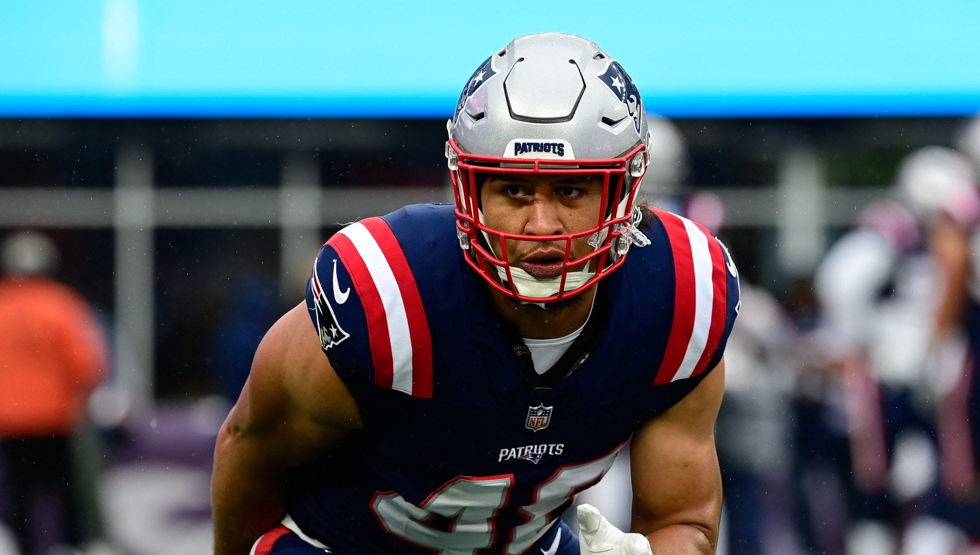 Report: Patriots, LB Jahlani Tavai Agree To Three-year Extension