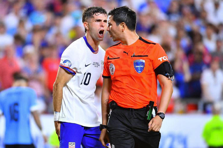 vídeo: pulisic mandou o árbitro ir festejar com os uruguaios e este não gostou
