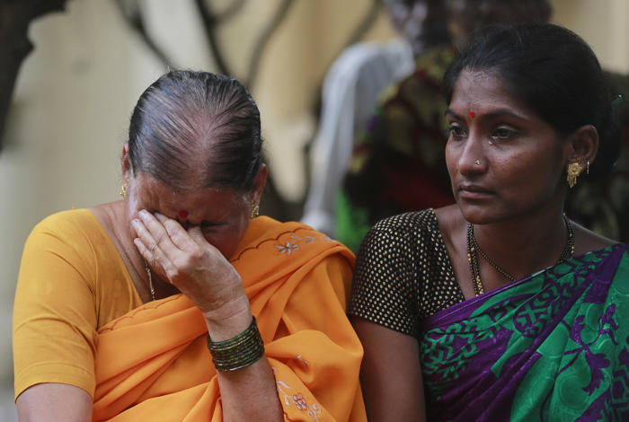 ινδία: δεκάδες νεκροί από ποδοπάτημα σε θρησκευτική τελετή - σκληρές εικόνες