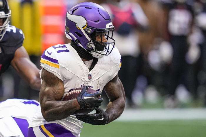 vikings expected to re-sign former second-round rb pending physical