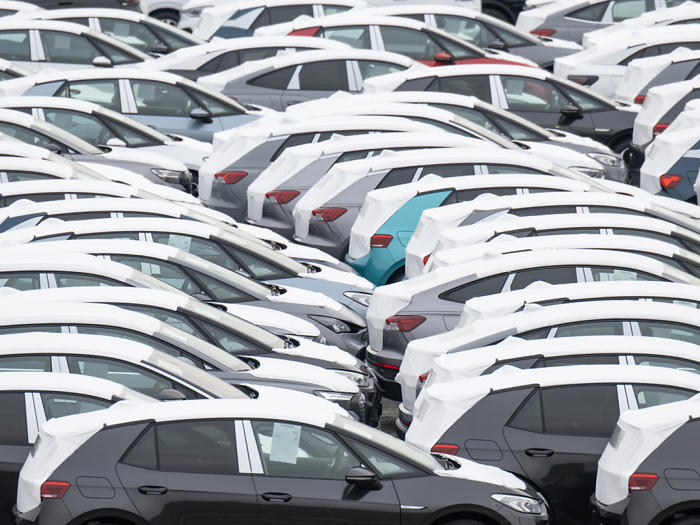schweizer automarkt zieht durchzogene halbjahresbilanz