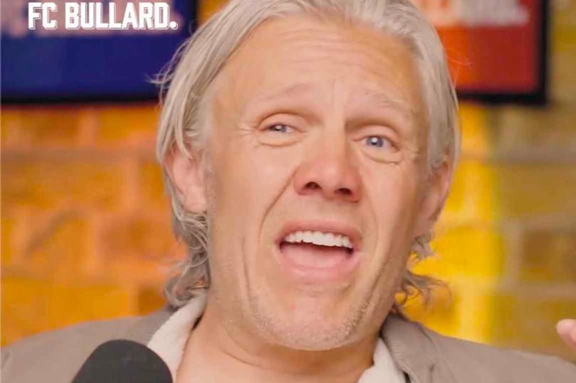 jimmy bullard furious as he threatens england fans who hurled booze at gareth southgate