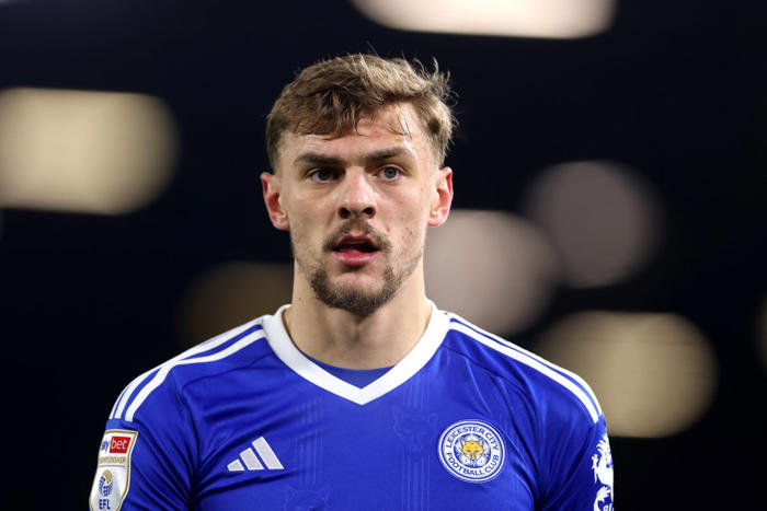 chelsea announce kiernan dewsbury-hall signing in £30m transfer from leicester