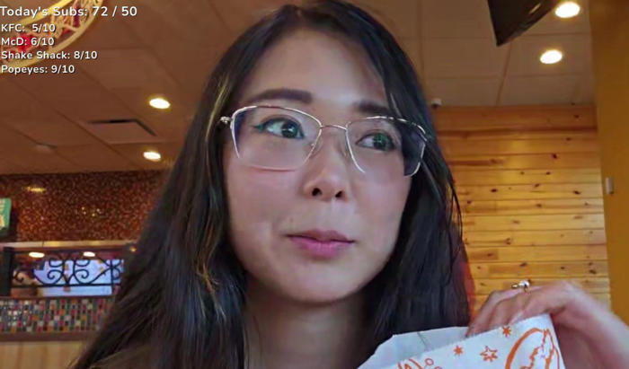 fans back 'karen' who complained about streamer filming in restaurant