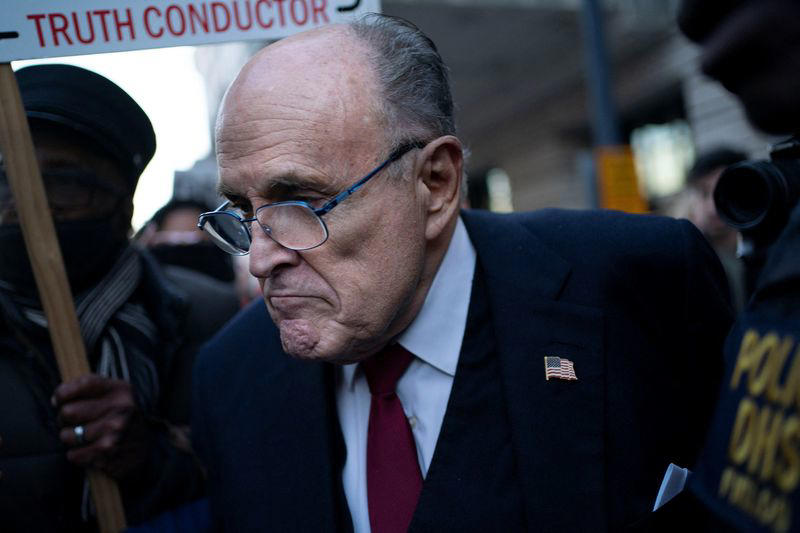 giuliani loses new york law license after backing trump's false 2020 election claims