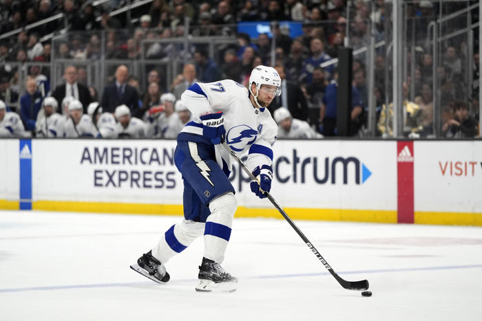 lightning lock down star defenseman victor hedman with 4-year, $32 million contract extension