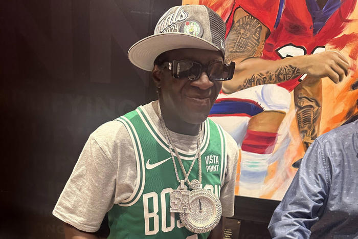 red lobster partners with flavor flav on new meal offer