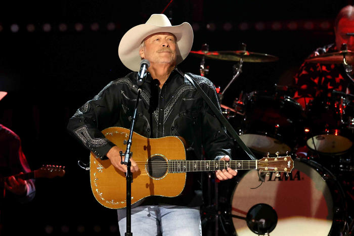 alan jackson gives us all a peek at his new grandchild