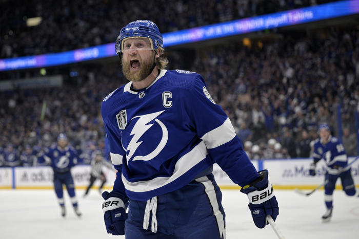 nhl schedule features stanley cup rematch on dec. 16, stamkos' homecoming on oct. 28
