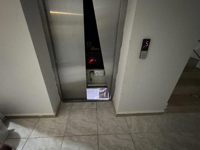 asansör ile duvar arasında feci ölüm